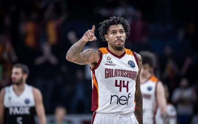 正式签约!珀塞尔加盟山东男篮,邱彪出其不意,冲击CBA前四