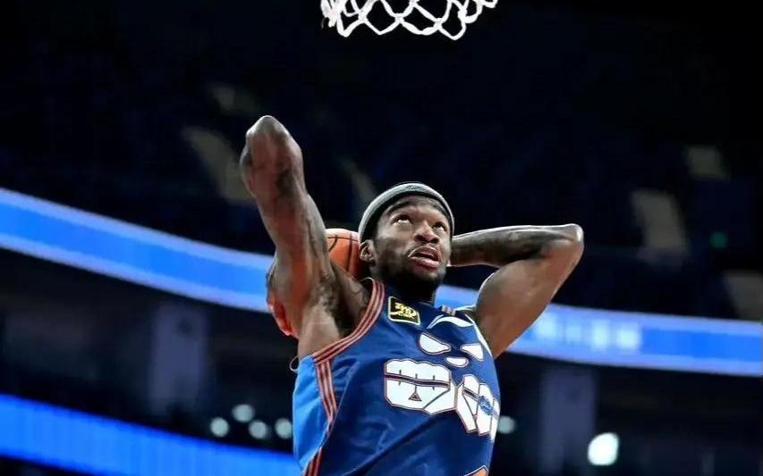 广东收获两大喜讯!萨姆纳亲自回应加盟宏远,二飞圆梦上任主教练