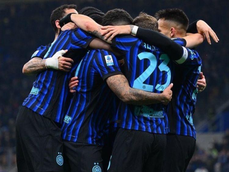 40!劳塔罗破意甲纪录,国米火力全开2场狂进9球,登顶意甲榜首