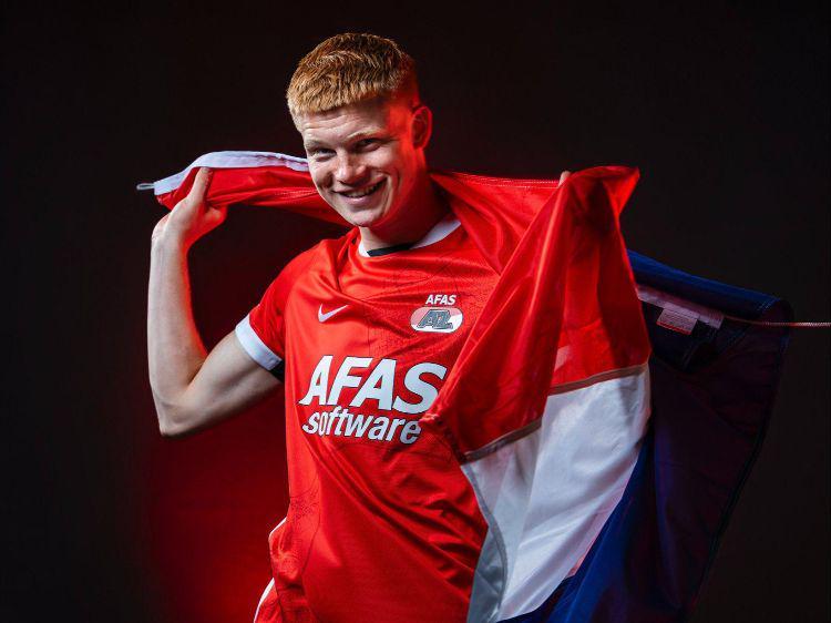 曼联巨头力荐签荷兰佩德里,阿莫林想要即战力!曝红魔欲买回小麦