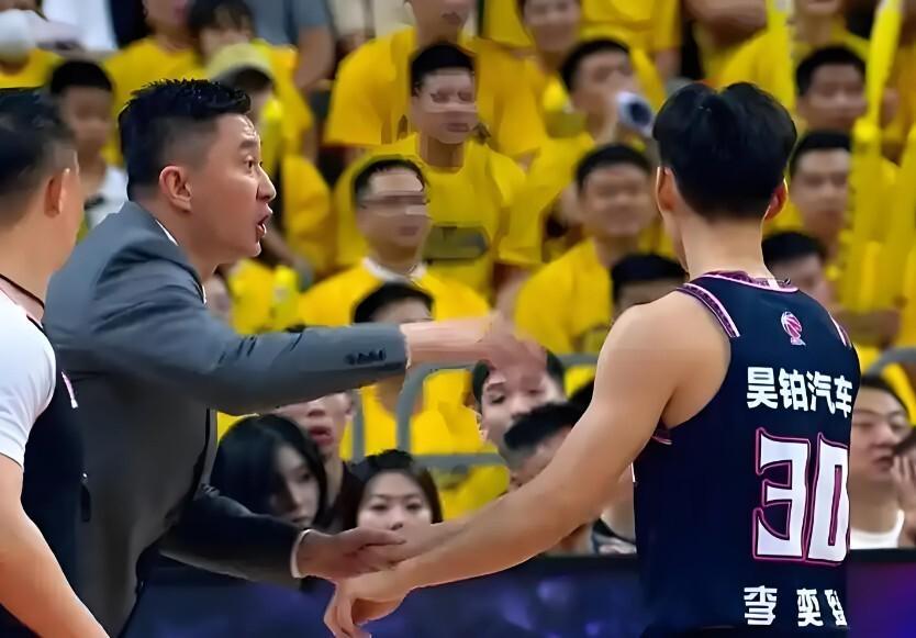 3分1板！广东后场新星低级别比赛也刷不出数据被杜锋弃用不冤