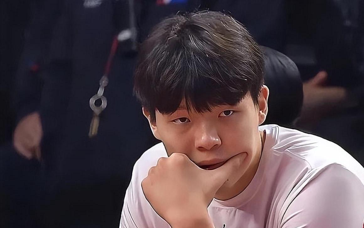 NBA杯杨瀚森未获出场机会，库里38分助开拓者险胜勇士