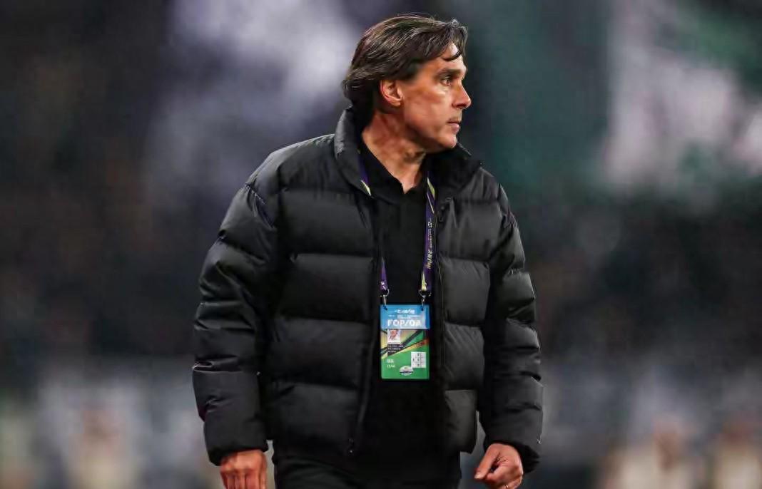 太离谱!最佳教练竟不给中超冠军,海港球迷不满:就因说了点实话