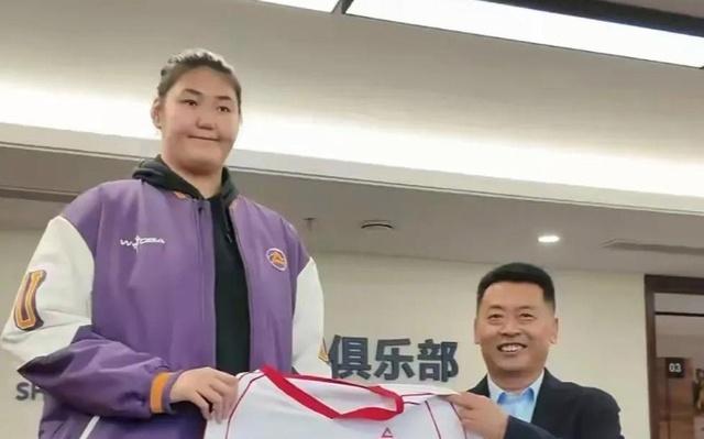 薪资120万签约五年，张子宇加盟山东高速的背后，两点疑问待解