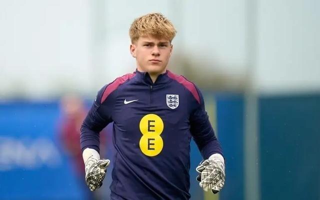 TA:曼联已完成从德比郡引进16岁门将查理哈迪的交易