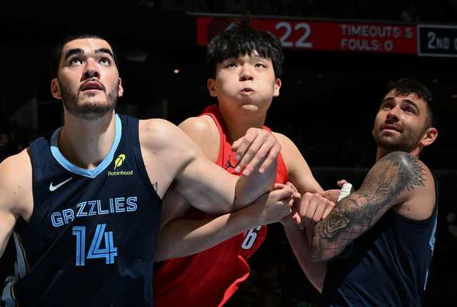 美记点评:杨瀚森尚未做好成为首发准备不可否认他蕴藏巨大潜力