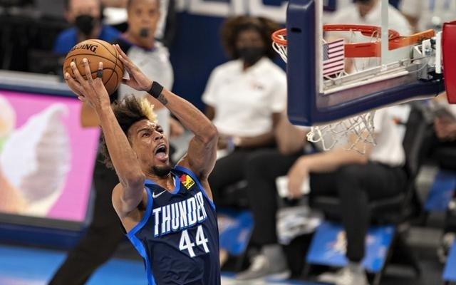 NBA生涯場均2分1.1板！Scotto：灰熊與小查理布朗達成了簽約協(xié)議