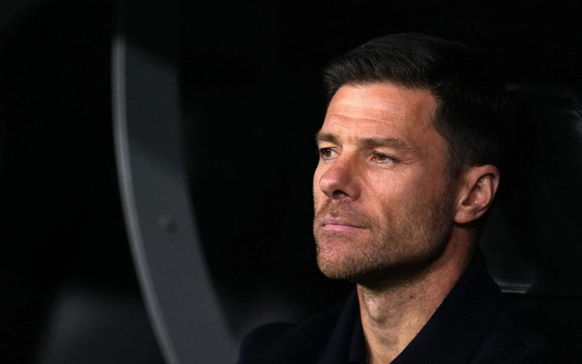 六台谈阿隆索下课原因：体能问题、更衣室关系以及超级杯失利