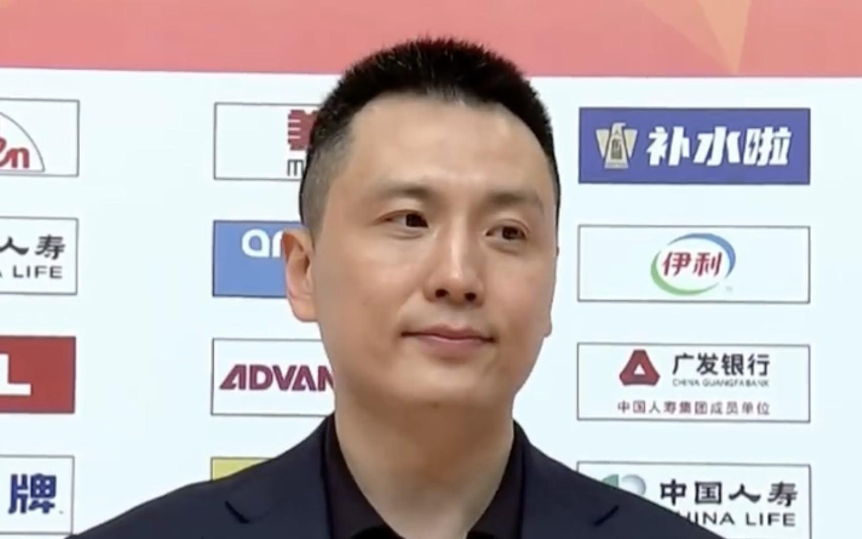 卢伟：开局思想不太重视，靠王哲林、洛夫顿冲击内线拿下比赛