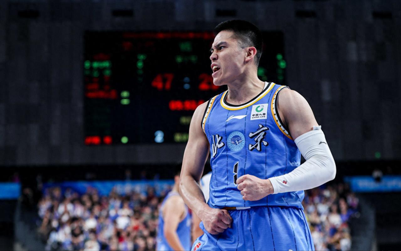 伤的不轻！陈盈骏鼻尖骨折，曾凡博复出