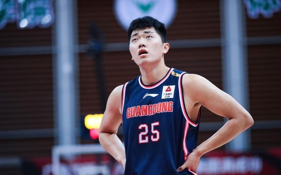 广东男篮新赛季12人名单浮出水面,10人基本确定,3人争2位置