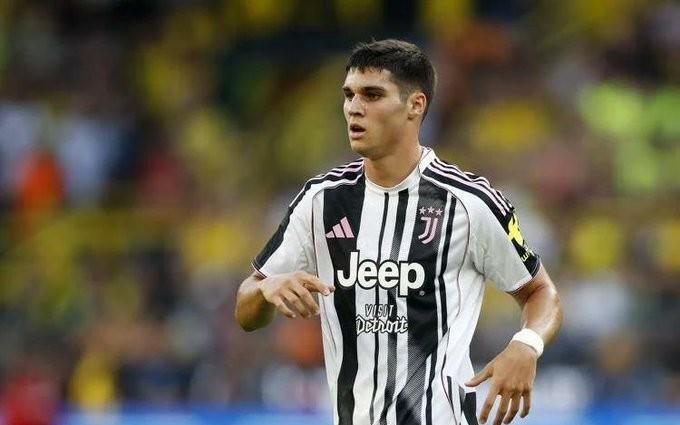 都体:至少5家意甲俱乐部有意引进尤文中场阿季奇