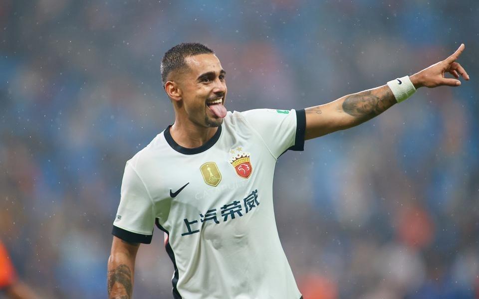 剩3輪差3分！媒體人熱議中超爭(zhēng)冠：冠軍離開上海灘，泰山將成判官