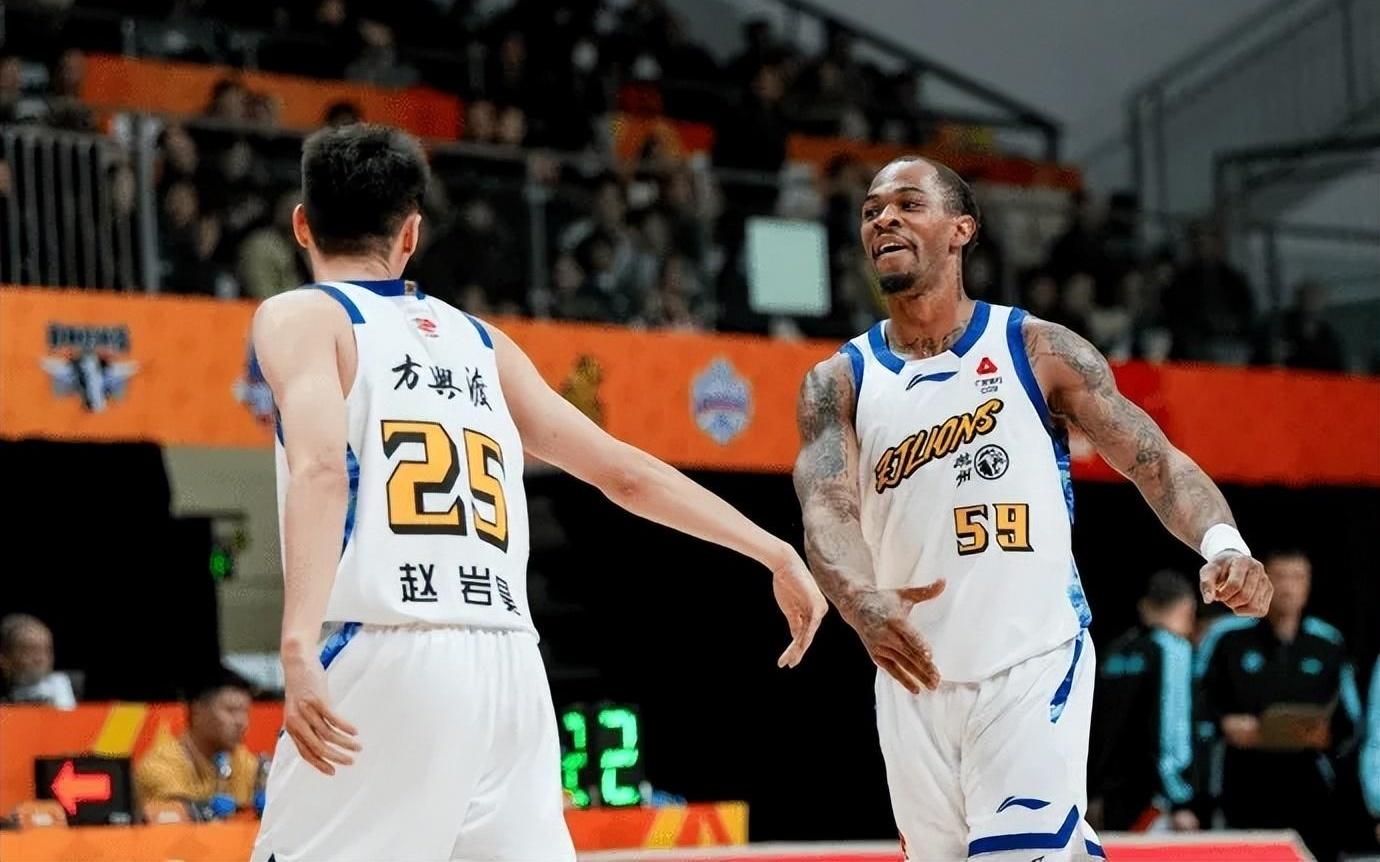 广厦10399青岛迎3喜1忧！2新外援太好用，赵嘉仁太准了！