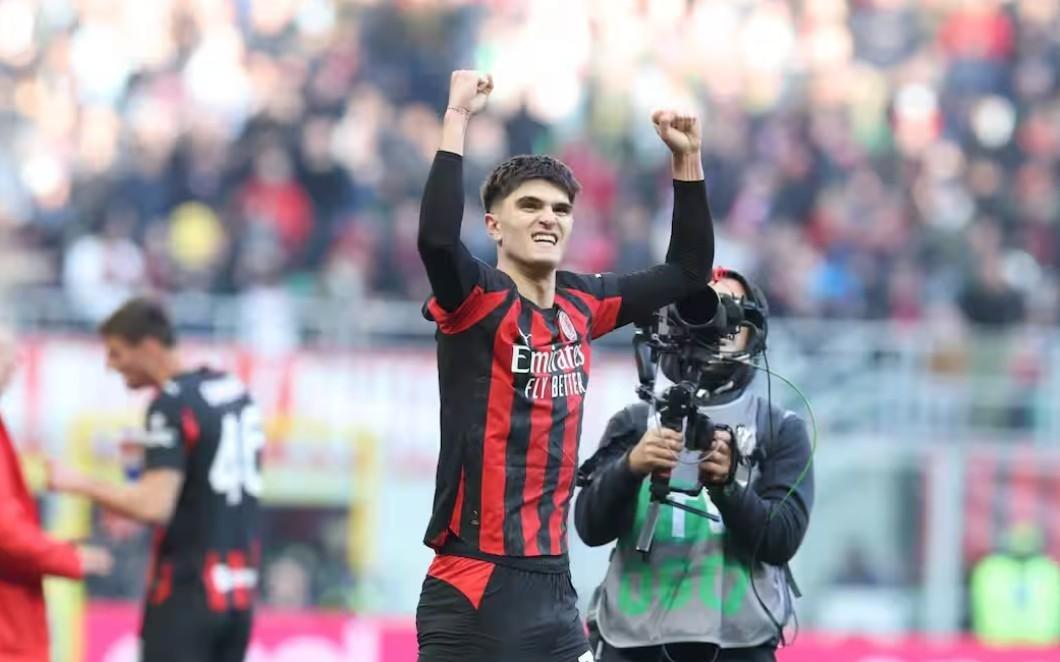 19岁350天,巴尔泰萨吉成为米兰队史意甲双响最年轻的后卫