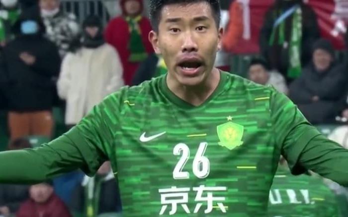 亚冠激烈冲突!15人互相推搡,3人染黄柏杨染红,国安3次恶斗