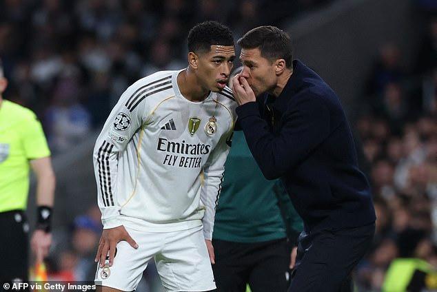 贝林厄姆赛后直播爆粗口！主持人被迫道歉，仍力挺阿隆索