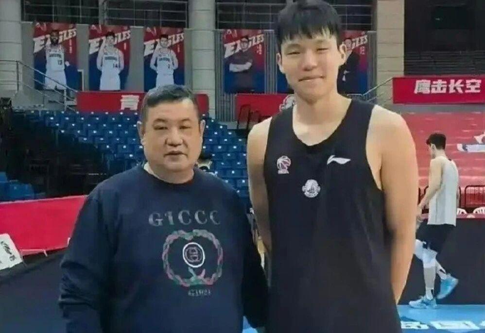 山东篮球名宿离世,陈国豪NBA季前赛14+3,曾凡博即将出战中国赛
