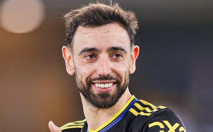 B费本赛季创造良机45次、直塞球15次，多项数据英超中场第一