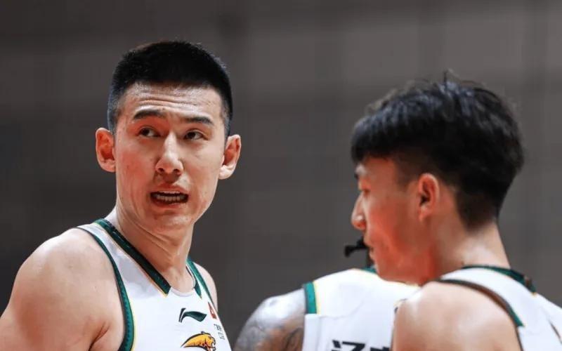 广东首节大胜辽宁！三外轰27分，胡明轩状态低迷，辽宁众人打铁！