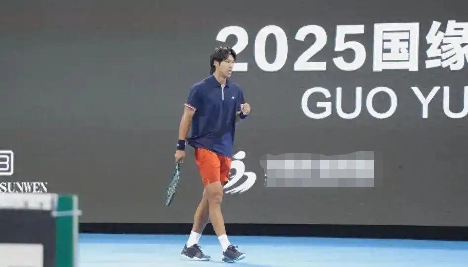 周意首尔不敌黄泽林无缘澳网资格赛,赛后留下男儿泪网友大喊别哭