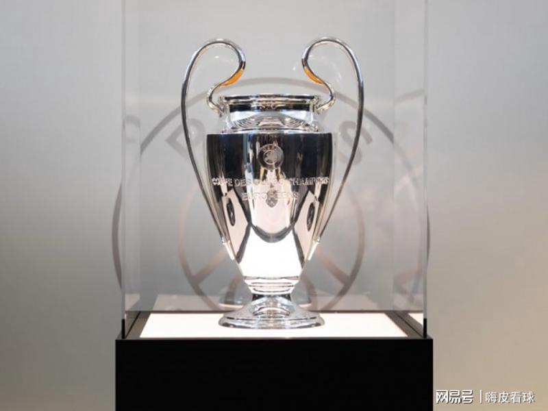 决赛预演!欧冠迎来榜首之争,巴黎运气糟糕,拜仁气势完胜