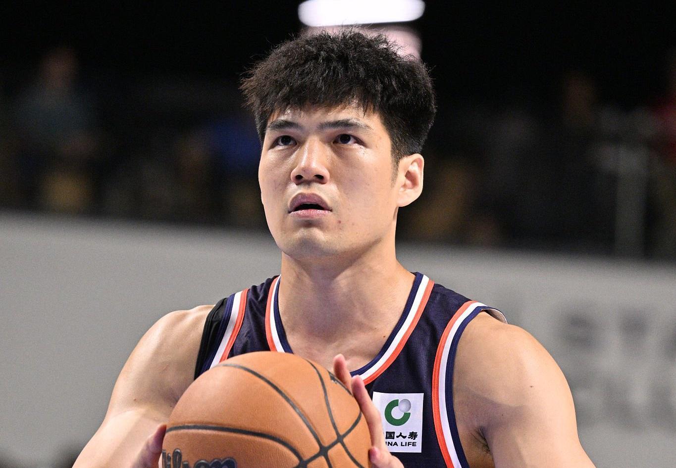 两战轰27+8!中国男篮26岁MVP闪耀NBA季前赛:战快船末节大爆发