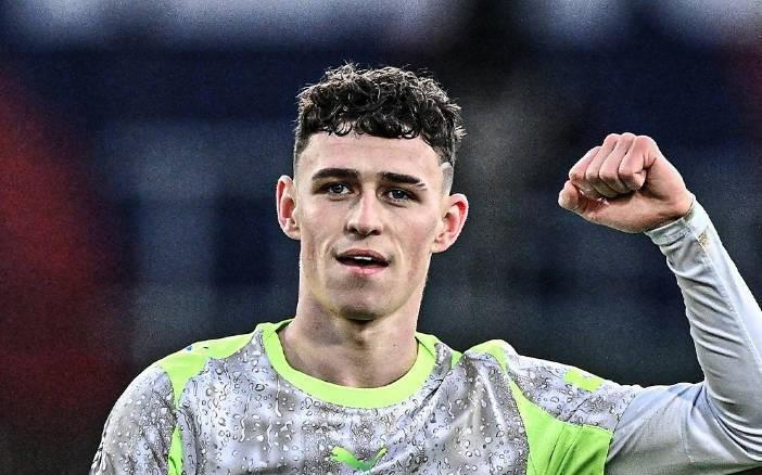 福登:上半场我确实丢了很多球权,对水晶宫要放松多传球