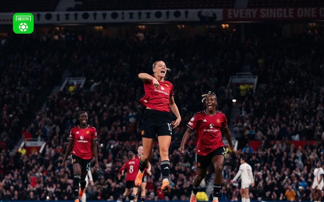 曼联女足21巴黎圣日耳曼女足，豪取欧冠三连胜，罗尔弗建功
