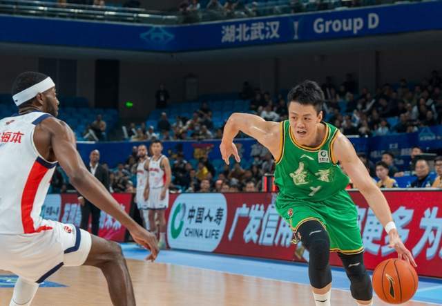 连续三场0分！昔日CBA王牌锋线加盟辽篮被用废，杨鸣看走眼了