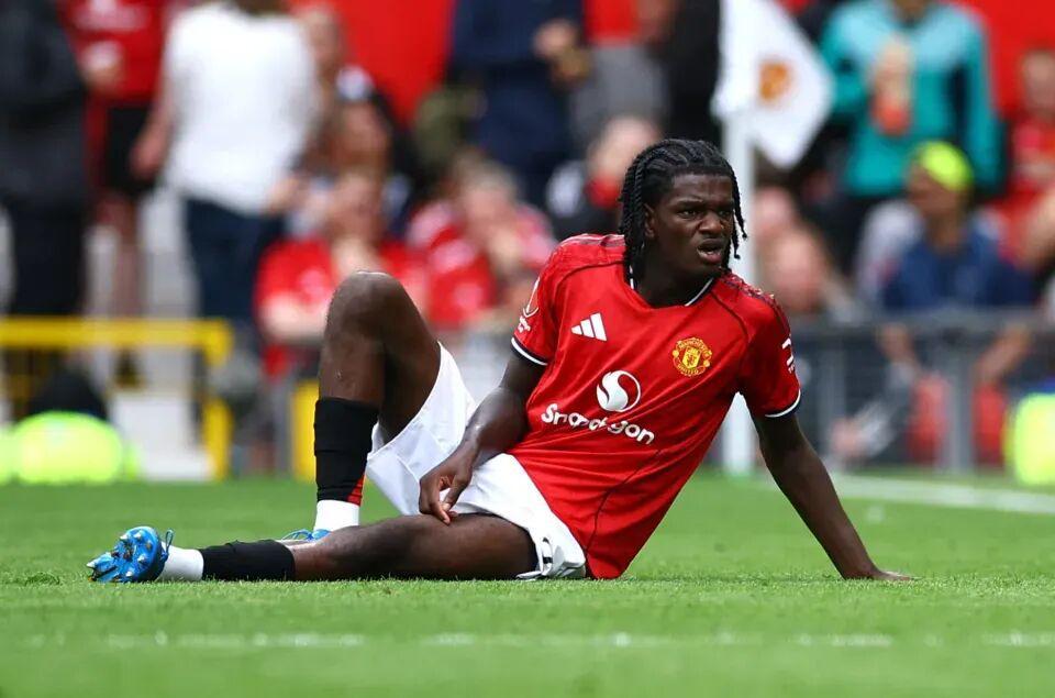 首发半场被换下!曼联19岁新星表现不佳冬窗面临外租