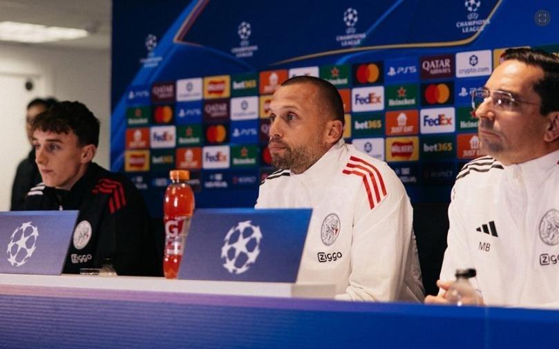 阿贾克斯主帅:希望能证明球队实力,巴斯有很大提升空间