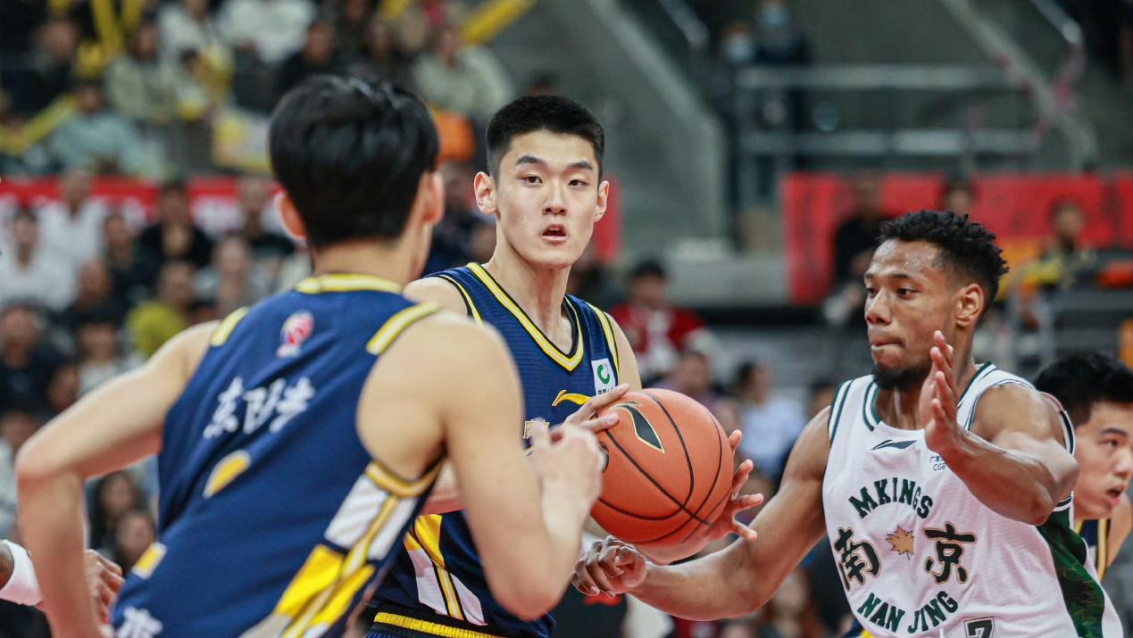 拒绝爆冷，广东队5分险胜同曦！郭昊文