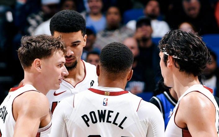 16分逆转晋级四强!贝恩37分打爆东部劲旅,快船旧将21+7尽力