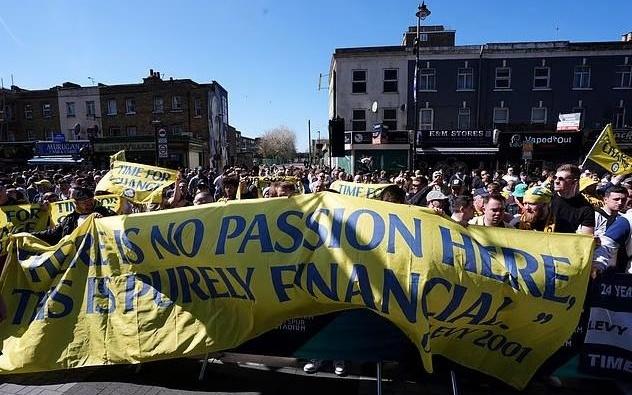 邮报：热刺球迷组织将再次发起大规模抗议，上次是抗议列维