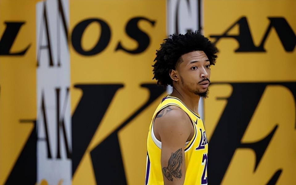 湖人后场新援:黄蜂媒体日可能只有20人参加,在湖人则会有几百人