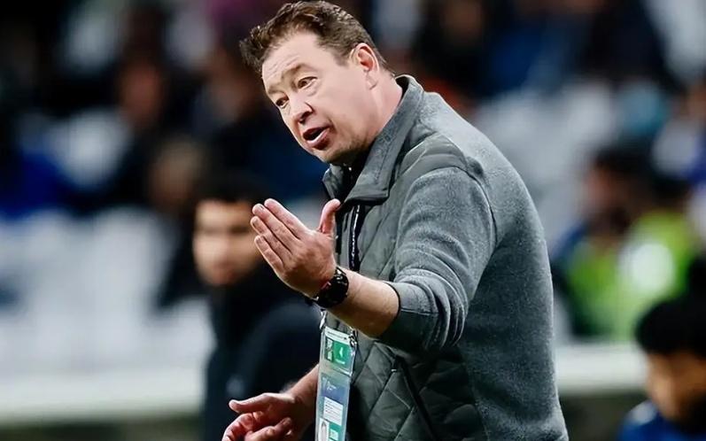 不吹牛外媒力挺斯卢茨基:申花队史最佳主帅,没他亚军都拿不到