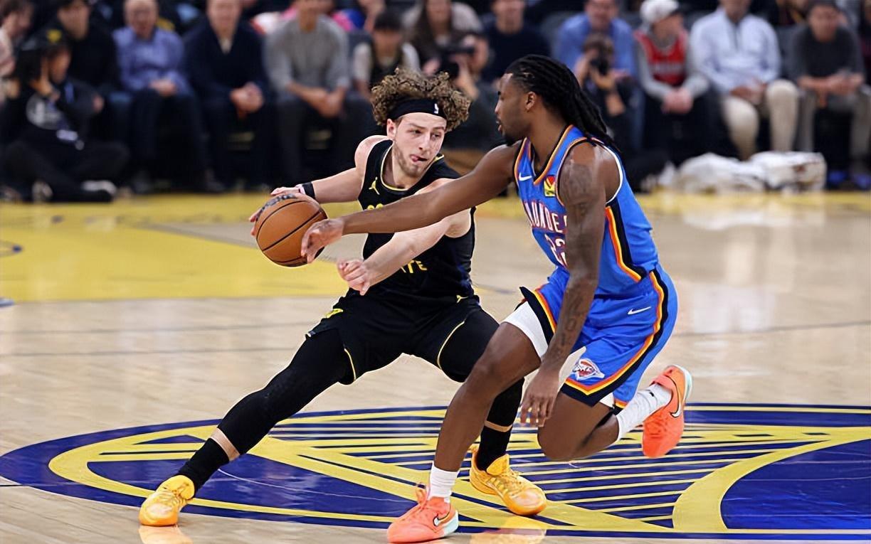 根本打不了一号位，但勇士还在继续进行着这样无意义的尝试