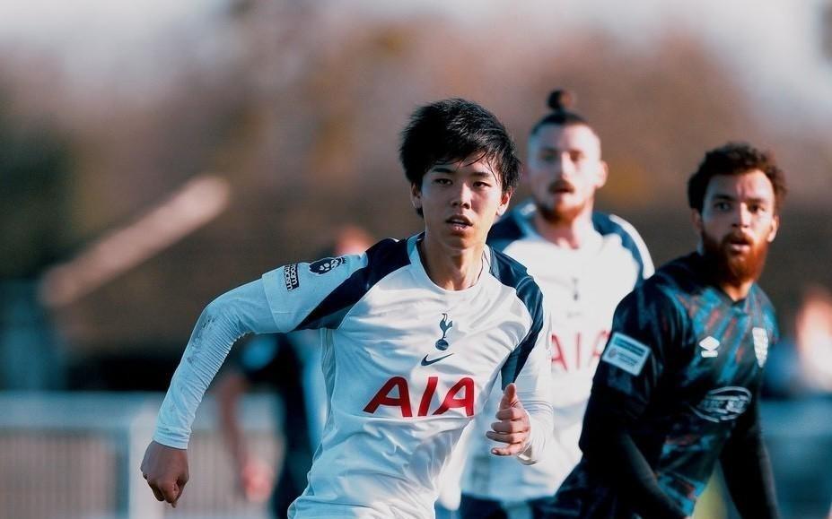 门兴总监：非常期待高井幸大的表现，他的合同中有选择买断条款