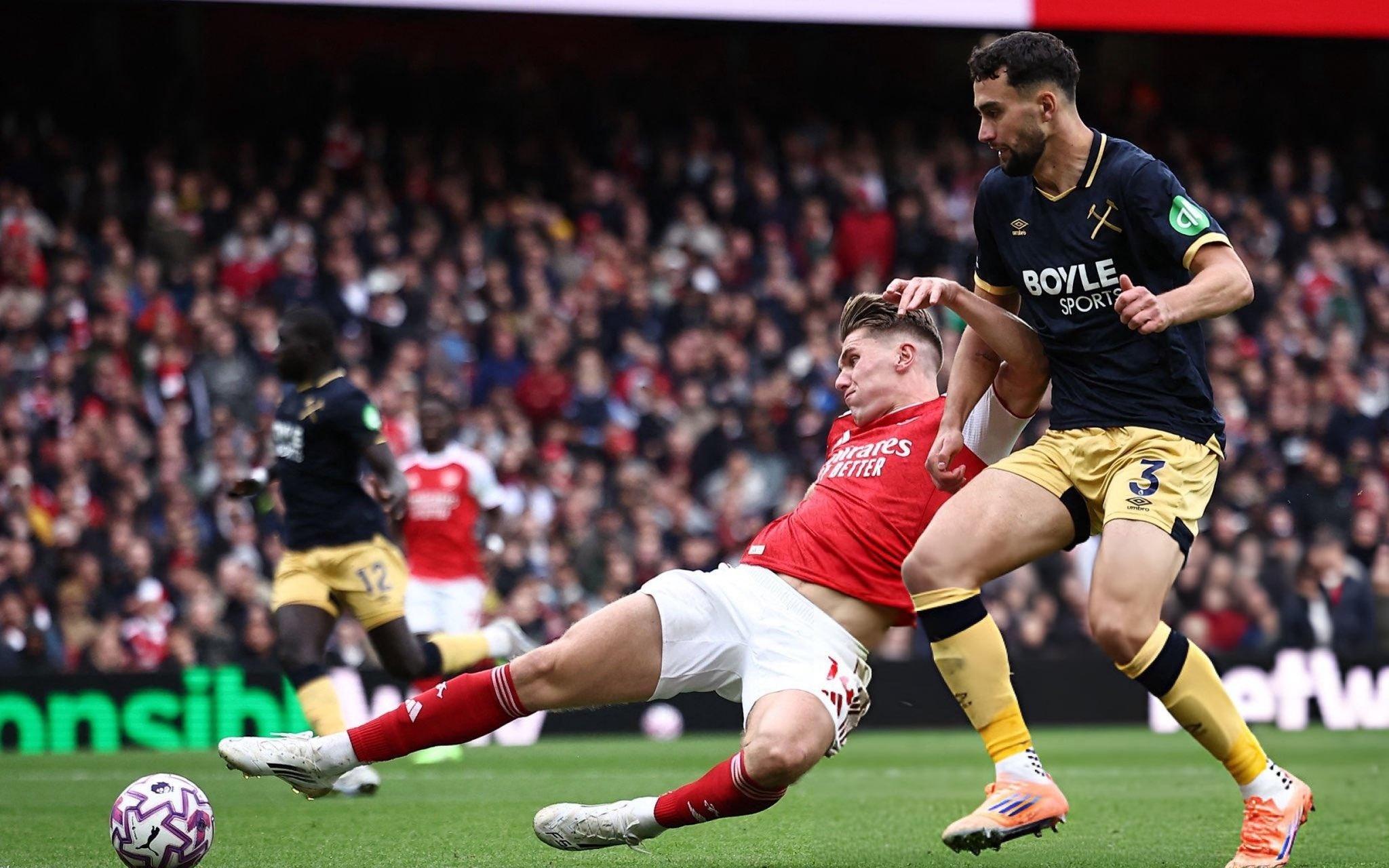 哲凯赖什vs西汉姆联数据:2射1正,传球成功率45.5%