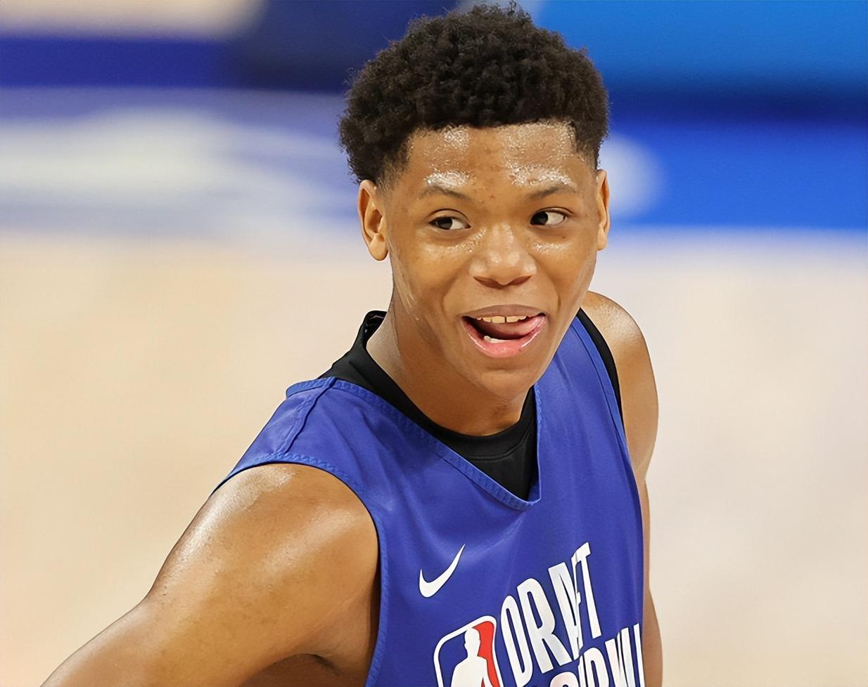 两战狂轰45+13+4+4！安吉豪赌成功，KD把话挑明，他能抢最佳新秀