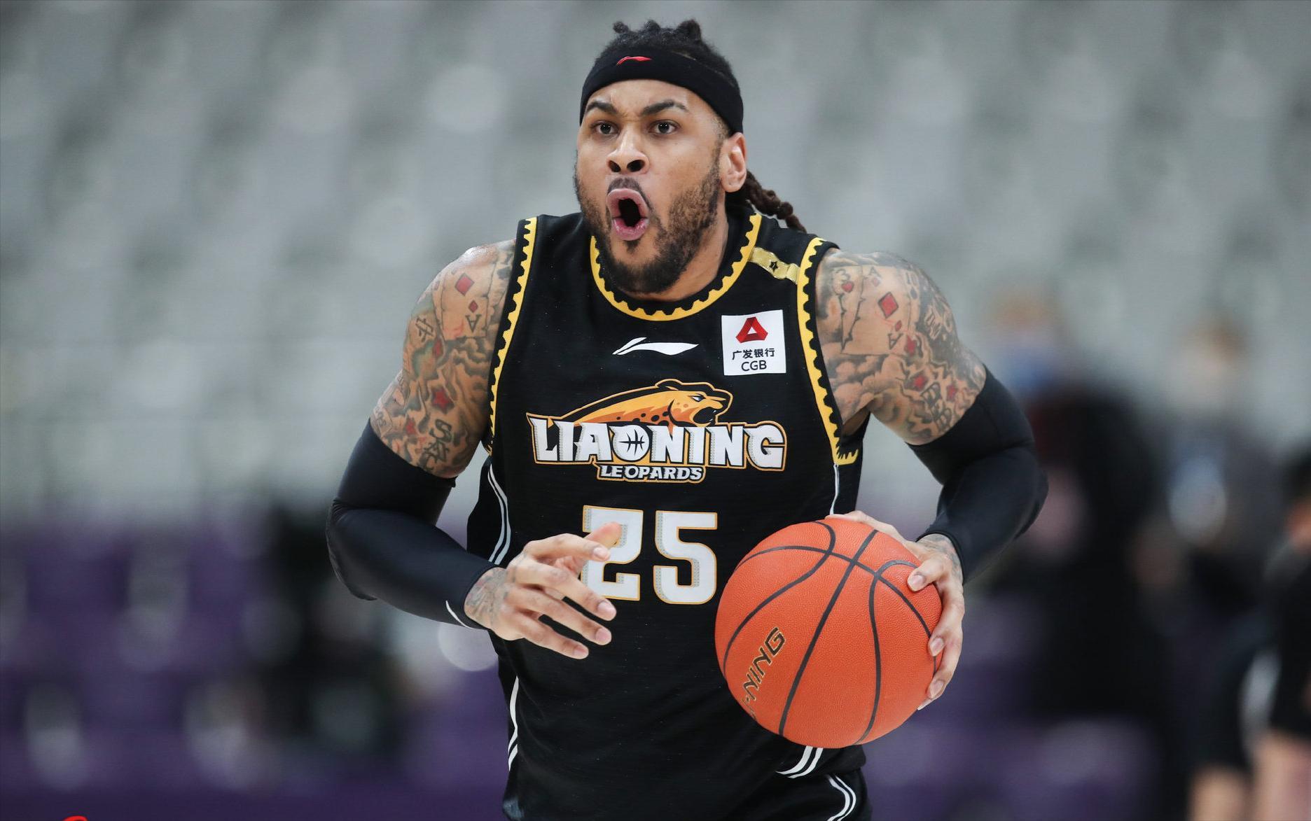 接班韩德君！辽篮中锋拿11分9篮板，23分钟高效输出，杨鸣松口气