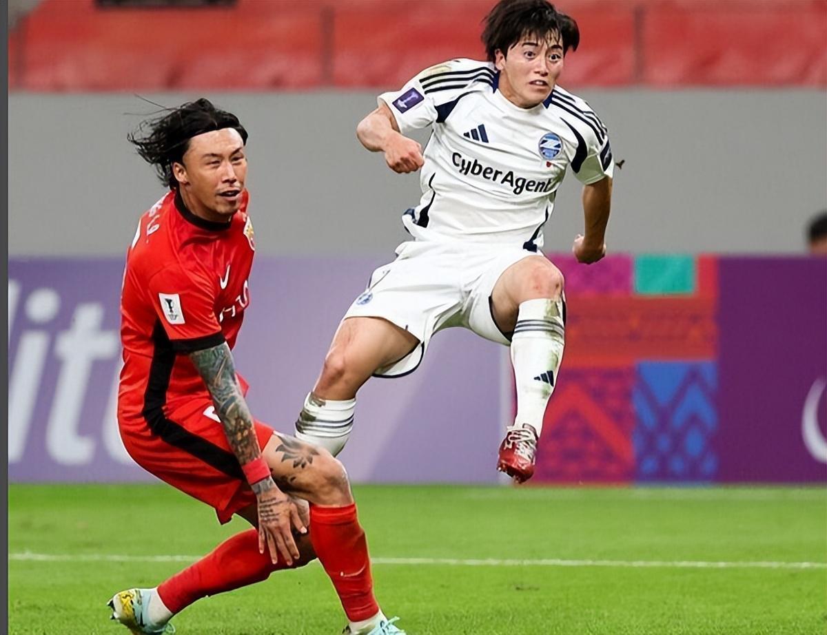 日本球迷嘲讽上海海港:没有1个球员能去欧洲,除了有钱啥也不是