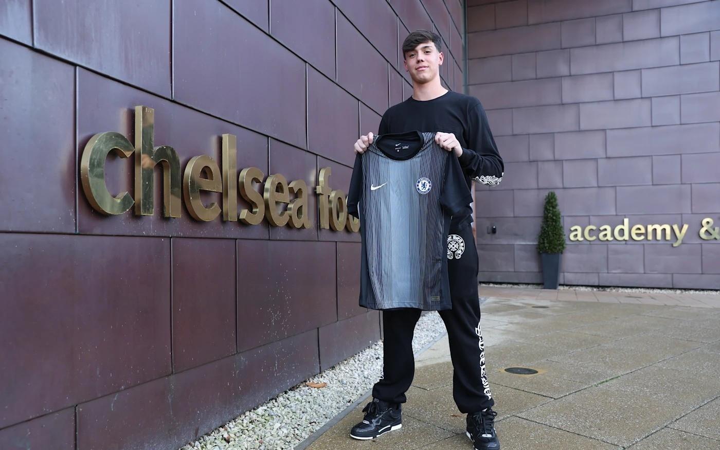 官方:17岁门将弗雷迪贝尔纳尔与切尔西签下首份职业合同