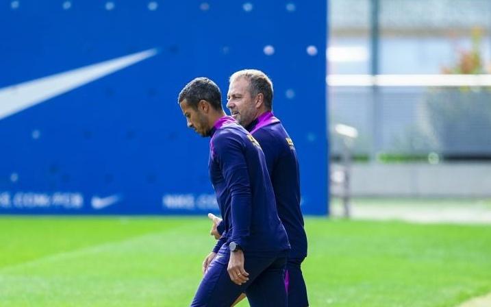 世体:蒂亚戈无法代替弗里克场边执教,他还未取得教练执照