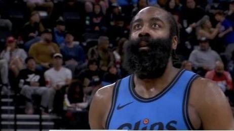 卡登42分快船战胜湖人，东契奇32分湖人防守一塌糊涂