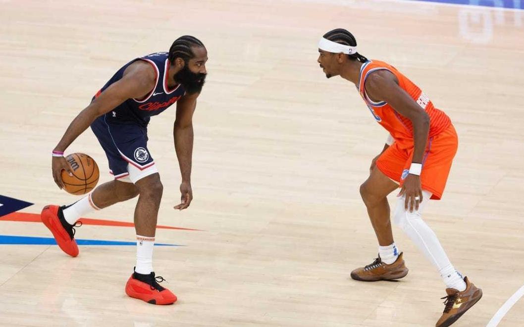 花8.1億留三巨頭，明知是坑仍然要跳！NBA實(shí)力最強(qiáng)隊(duì)離解體不遠(yuǎn)了