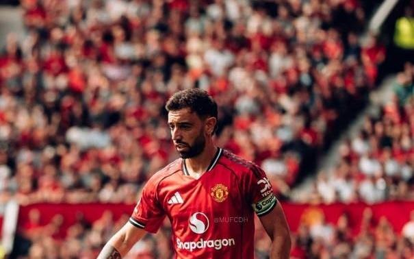 法尔克:虽有相关报道,但拜仁对B费不感兴趣也无力承担高薪