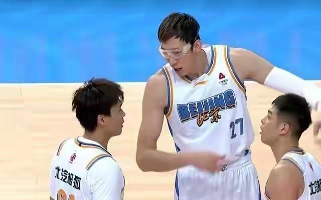 CBA第七轮战报：强弱之势渐分明，黑马折戟争冠热门遇困境