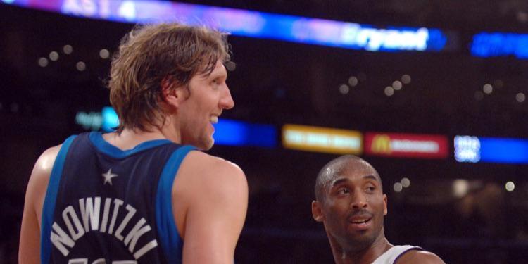 诺维茨基也干了！诺维茨基：我要跟科比拥抱！结果被他肘击！